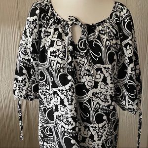 Ann Taylor LOFT Quarter Sleeve Black and White Floral Top Size Small